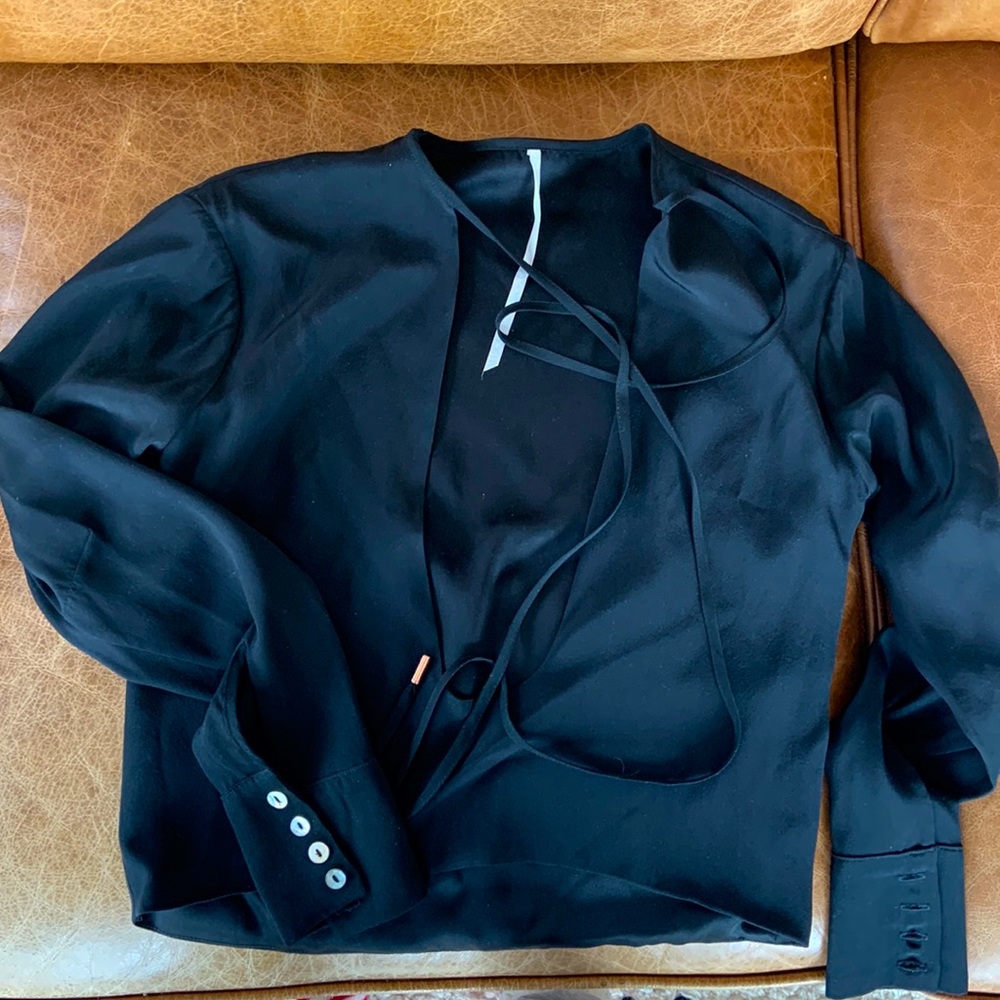 AYAI SHIRT NEVER WORN